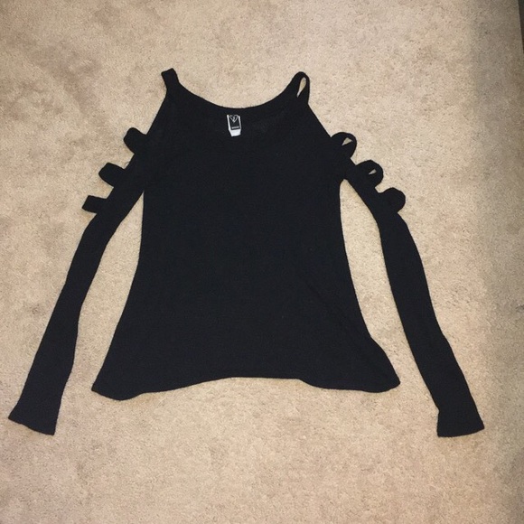 Windsor Sweaters - Windsor Cold Shoulder Sweater With Slits Black